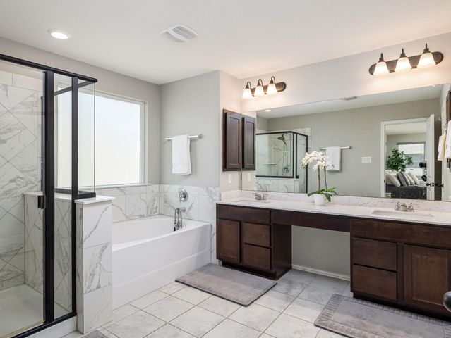 1221 Brenham LN, Leander, TX 78641