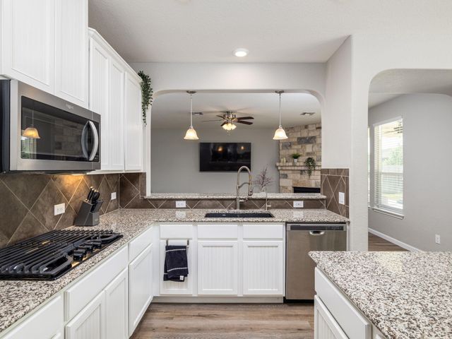 1221 Brenham LN, Leander, TX 78641