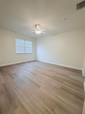 154 Village Boulevard E, Tequesta, FL 33469