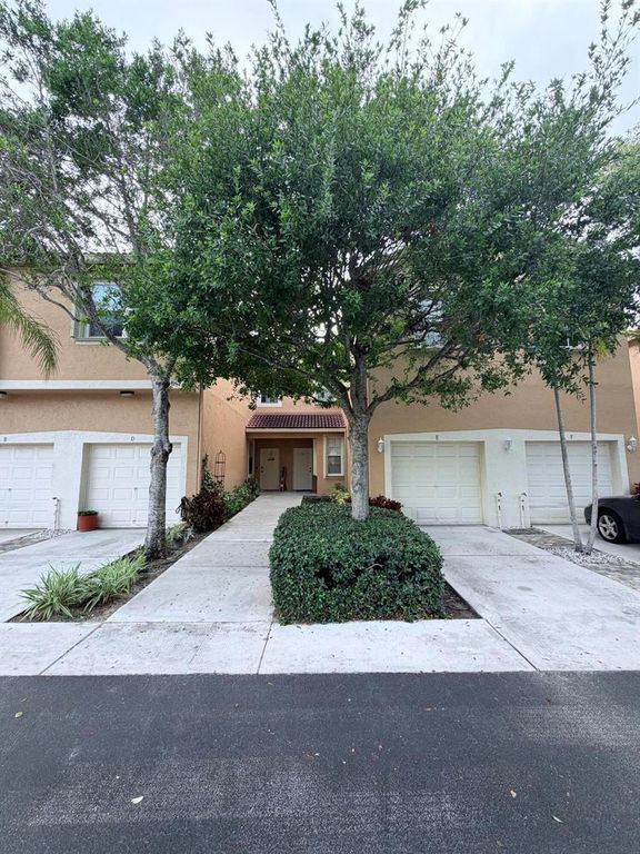 154 Village Boulevard E, Tequesta, FL 33469