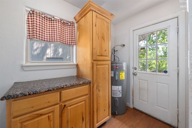 220 N Mountain Ridge, Cresson, TX 76035