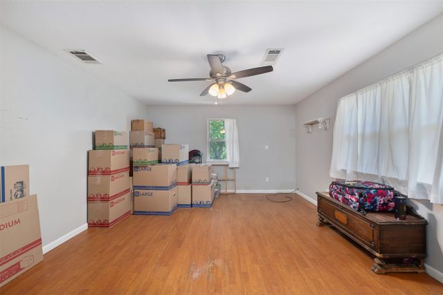 220 N Mountain Ridge, Cresson, TX 76035