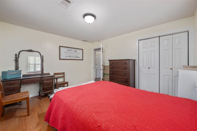 220 N Mountain Ridge, Cresson, TX 76035