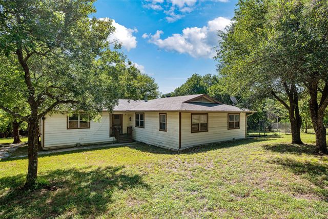 220 N Mountain Ridge, Cresson, TX 76035