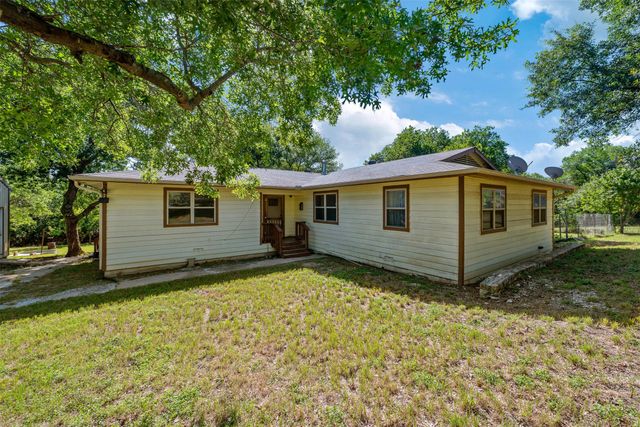 220 N Mountain Ridge, Cresson, TX 76035