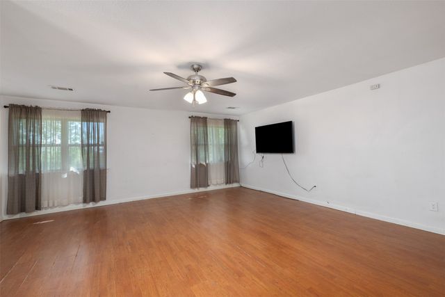 220 N Mountain Ridge, Cresson, TX 76035