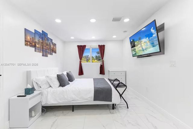 1240 NE 159th Street, North Miami Beach, FL 33162