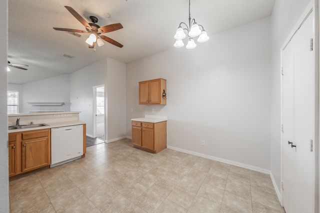 923 Mckavett Drive, Burleson, TX 76028