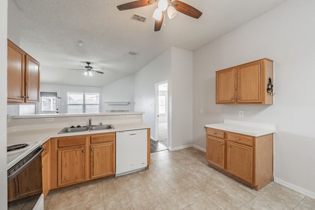 923 Mckavett Drive, Burleson, TX 76028