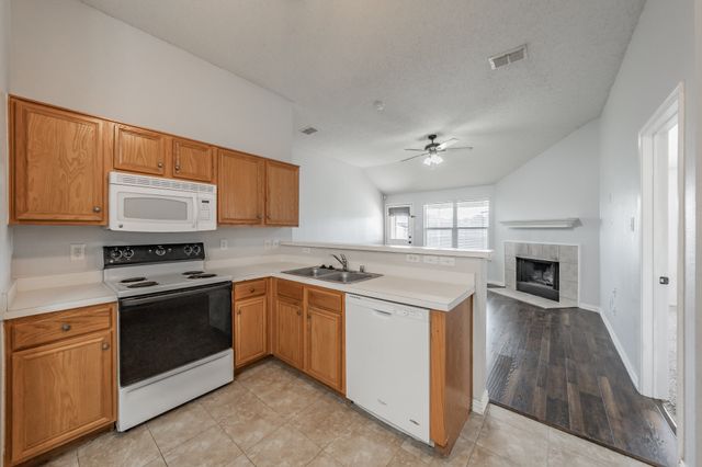 923 Mckavett Drive, Burleson, TX 76028