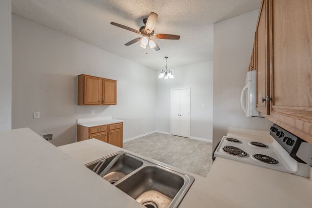 923 Mckavett Drive, Burleson, TX 76028