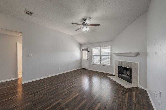 923 Mckavett Drive, Burleson, TX 76028