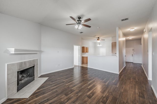 923 Mckavett Drive, Burleson, TX 76028