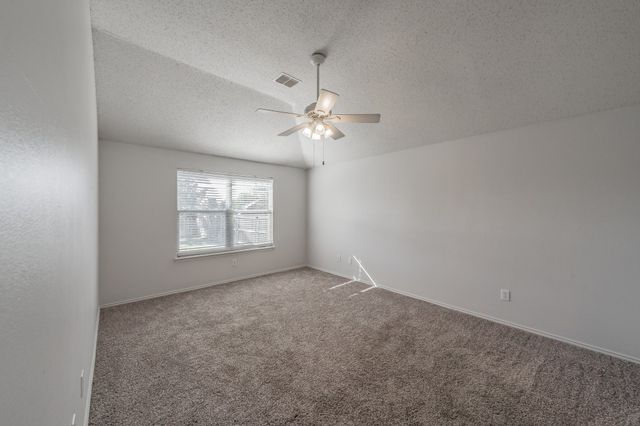 923 Mckavett Drive, Burleson, TX 76028