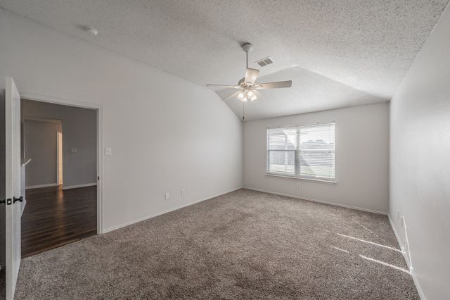 923 Mckavett Drive, Burleson, TX 76028