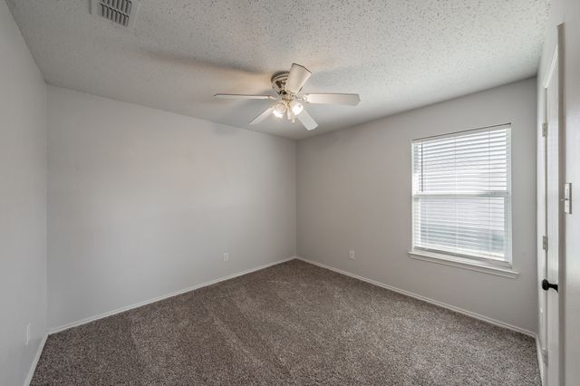 923 Mckavett Drive, Burleson, TX 76028