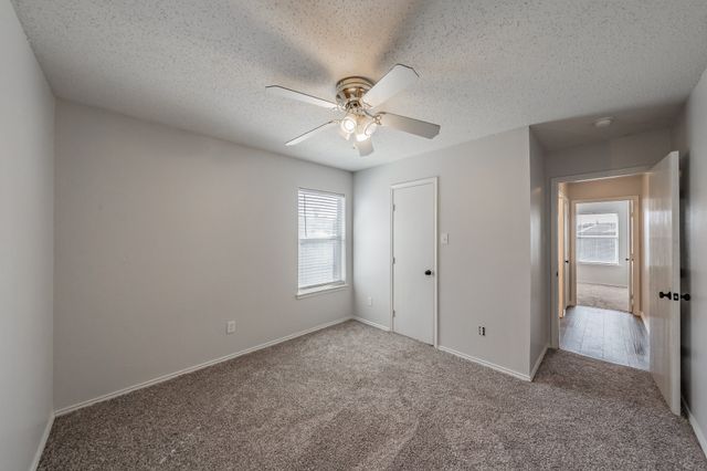 923 Mckavett Drive, Burleson, TX 76028