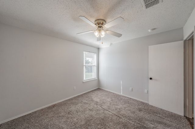 923 Mckavett Drive, Burleson, TX 76028