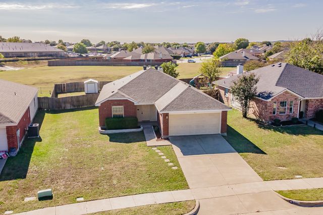 923 Mckavett Drive, Burleson, TX 76028