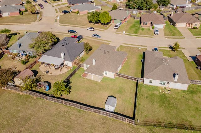 923 Mckavett Drive, Burleson, TX 76028