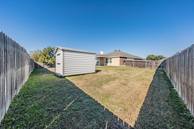 923 Mckavett Drive, Burleson, TX 76028