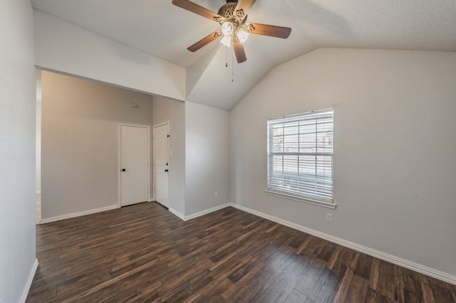 923 Mckavett Drive, Burleson, TX 76028