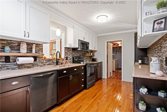 421 Laurel Avenue, Poca, WV 25159