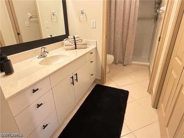 7839 Regal Heron CIR 202, Naples, FL 34104