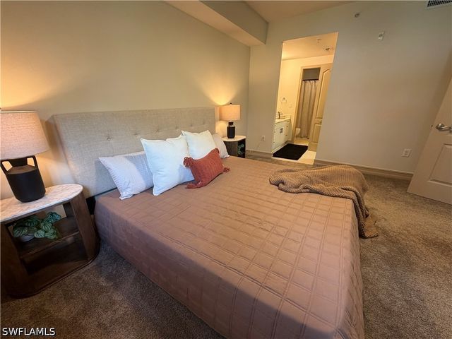 7839 Regal Heron CIR 202, Naples, FL 34104