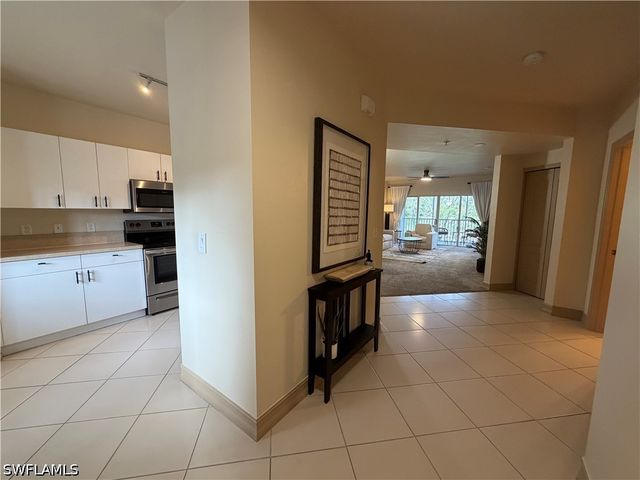 7839 Regal Heron CIR 202, Naples, FL 34104
