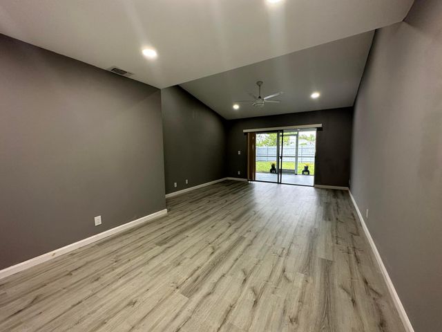 139 Deerfield Court, Jupiter, FL 33458