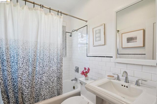 2520 Mcgee Ave, Berkeley, CA 94703