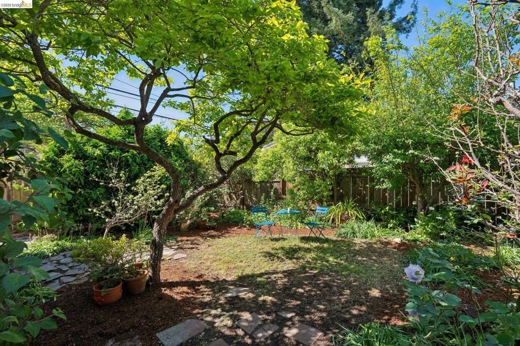 Image 14 of property listing at 2520 Mcgee Ave, Berkeley, CA 94703
