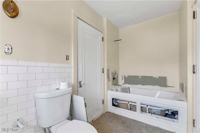 3232 Warrington Road, Shaker Heights, OH 44120