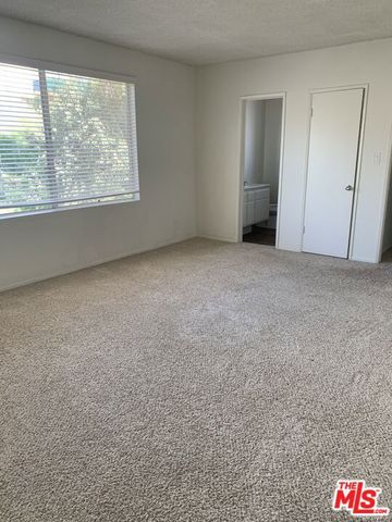 11525 Rochester Avenue 204, Los Angeles, CA 90025