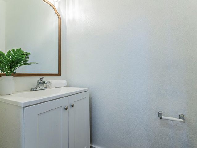 160 Pine CV, Kyle, TX 78640