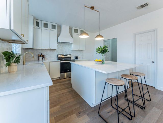 160 Pine CV, Kyle, TX 78640