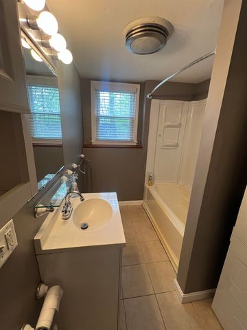140 Cass St Unit A, Portsmouth, NH 03801