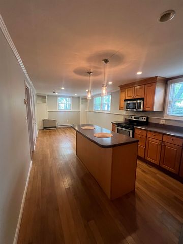 140 Cass St Unit A, Portsmouth, NH 03801