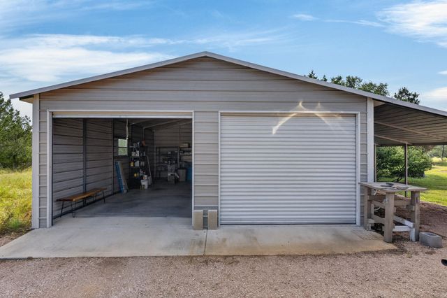 207 Deer Ridge DR, Burnet, TX 78611
