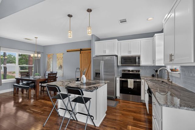 207 Deer Ridge DR, Burnet, TX 78611