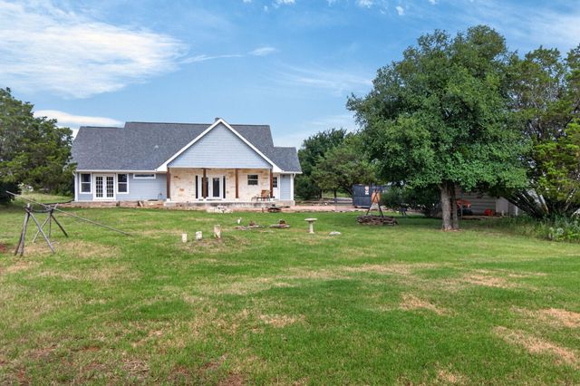 207 Deer Ridge DR, Burnet, TX 78611