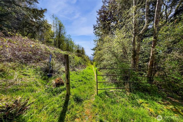 1800 40th Place, Bellingham, WA 98229