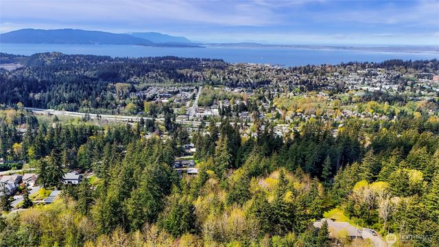 1800 40th Place, Bellingham, WA 98229