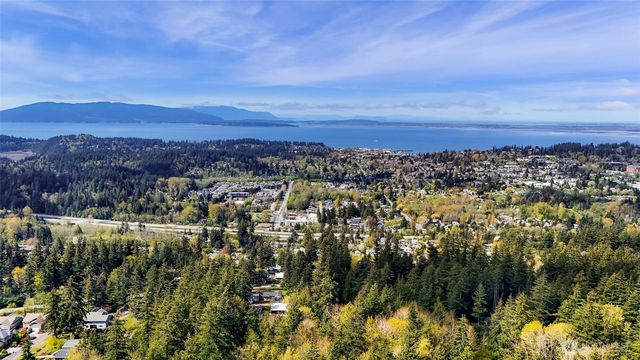 1800 40th Place, Bellingham, WA 98229