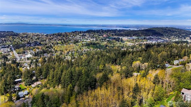 1800 40th Place, Bellingham, WA 98229
