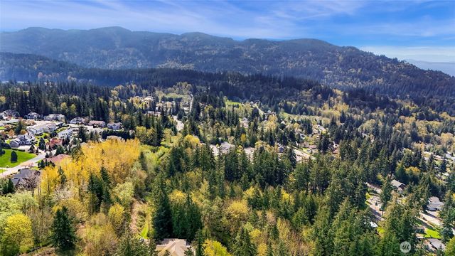 1800 40th Place, Bellingham, WA 98229