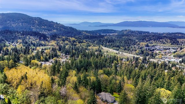 1800 40th Place, Bellingham, WA 98229