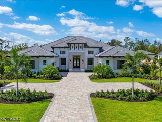 6462 Daniels RD, Naples, FL 34109