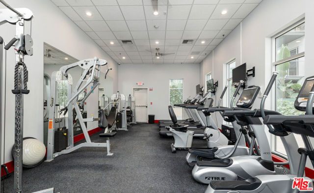 645 W 9th Street 422, Los Angeles, CA 90015